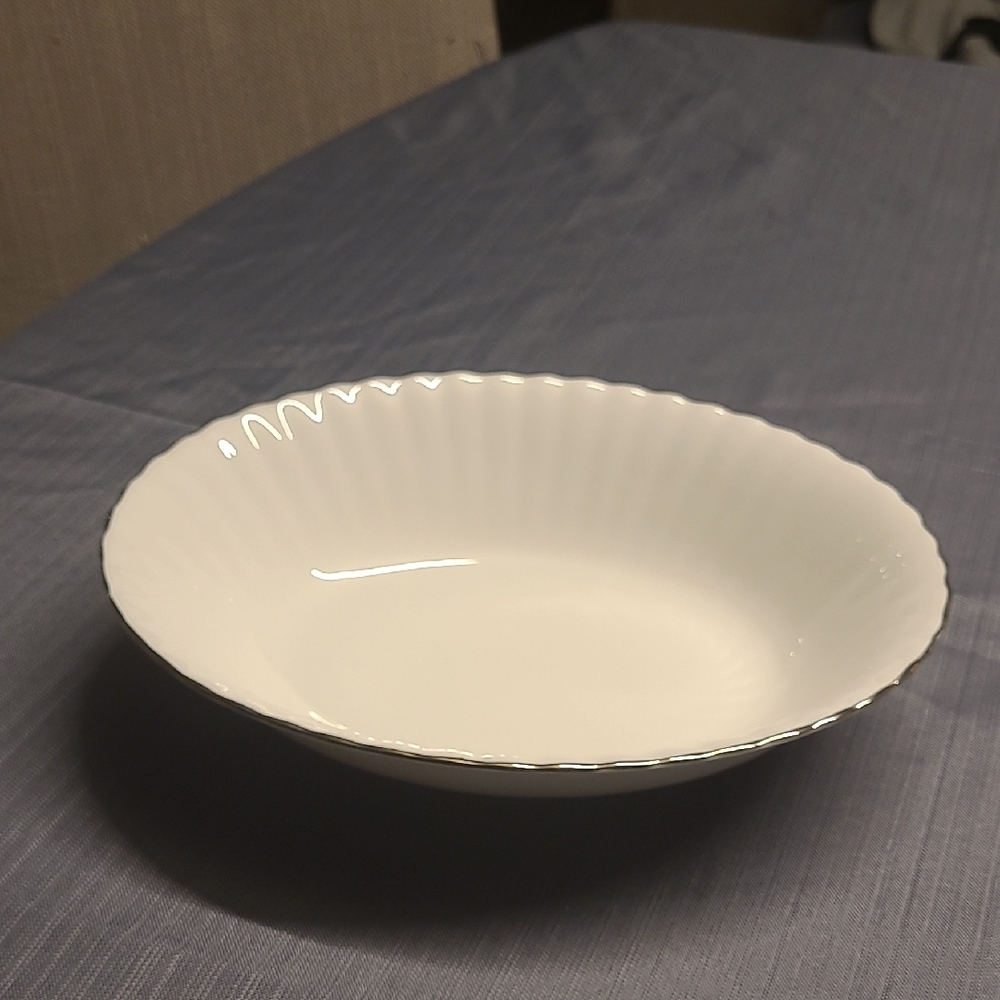 Royal Albert Chantily White Scalloped 9" Bowl